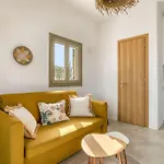 Folia House - Overlooking Holiday home *
