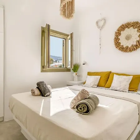 Folia House - Overlooking *