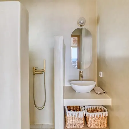 Folia House - Overlooking Aspro Chorio