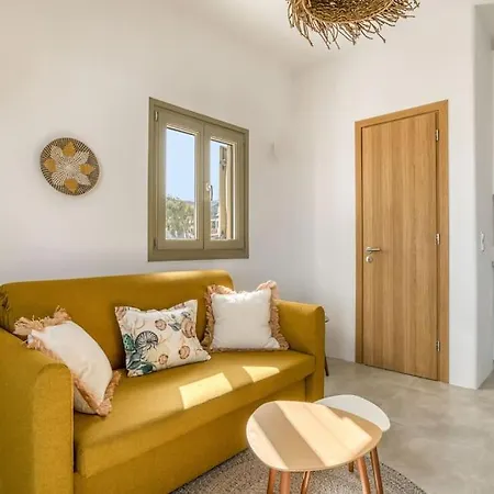 Folia House - Overlooking Holiday home *