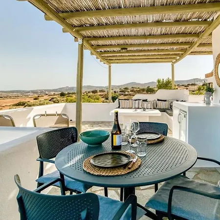 Folia House - Overlooking