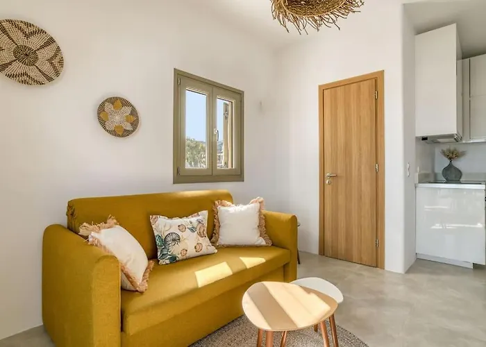 Folia House - Overlooking Holiday home *