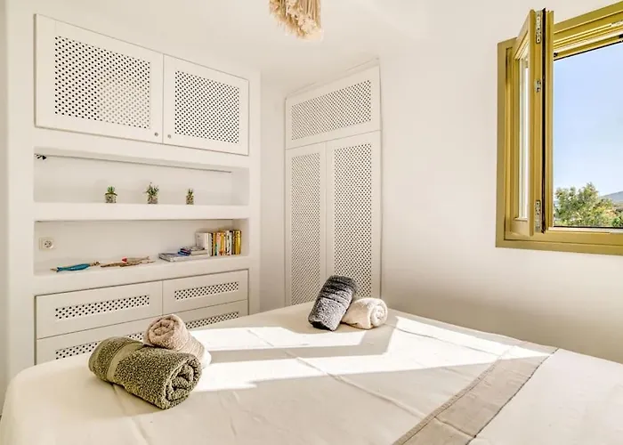 Holiday home Folia House - Overlooking Aspro Chorio